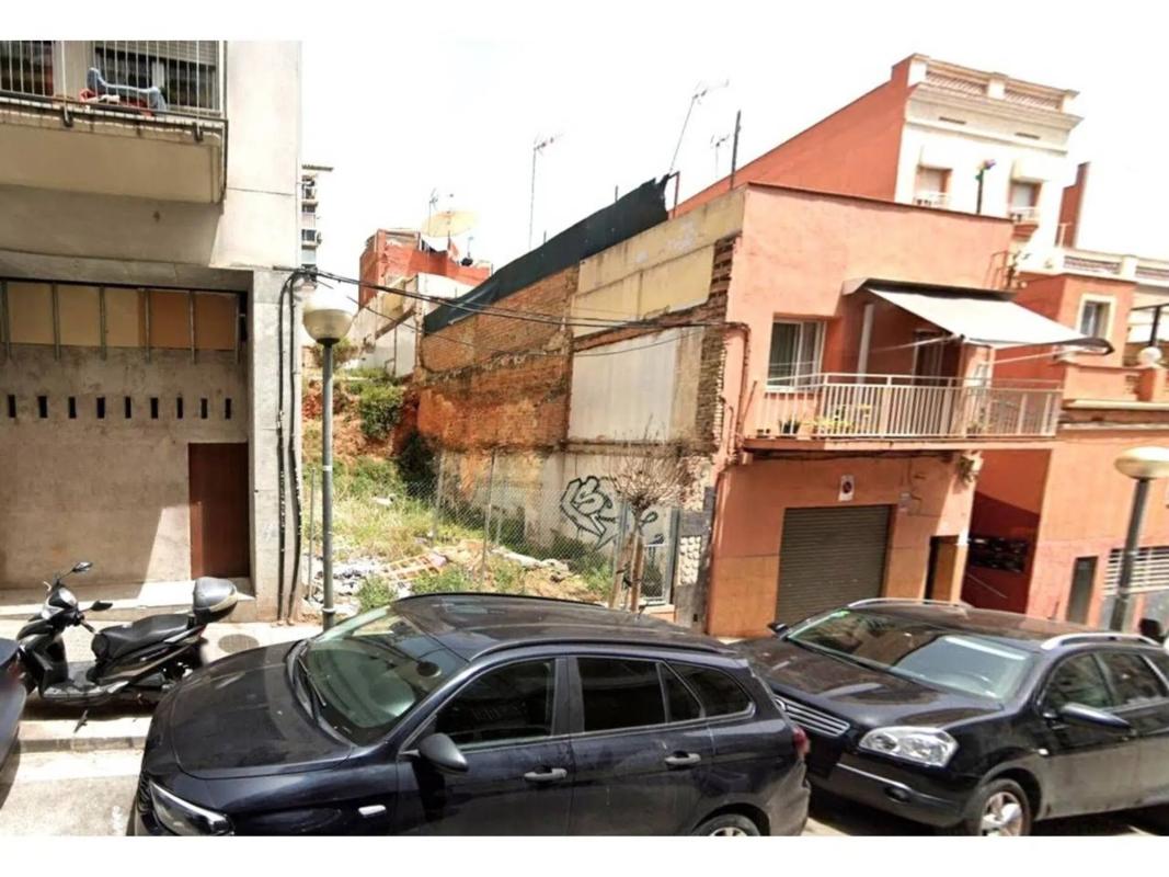 Участок земли на продажу в Бадалона, Барселона photo 4