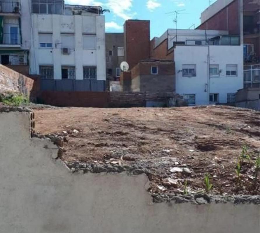 Участок земли на продажу в Бадалона, Барселона photo 3