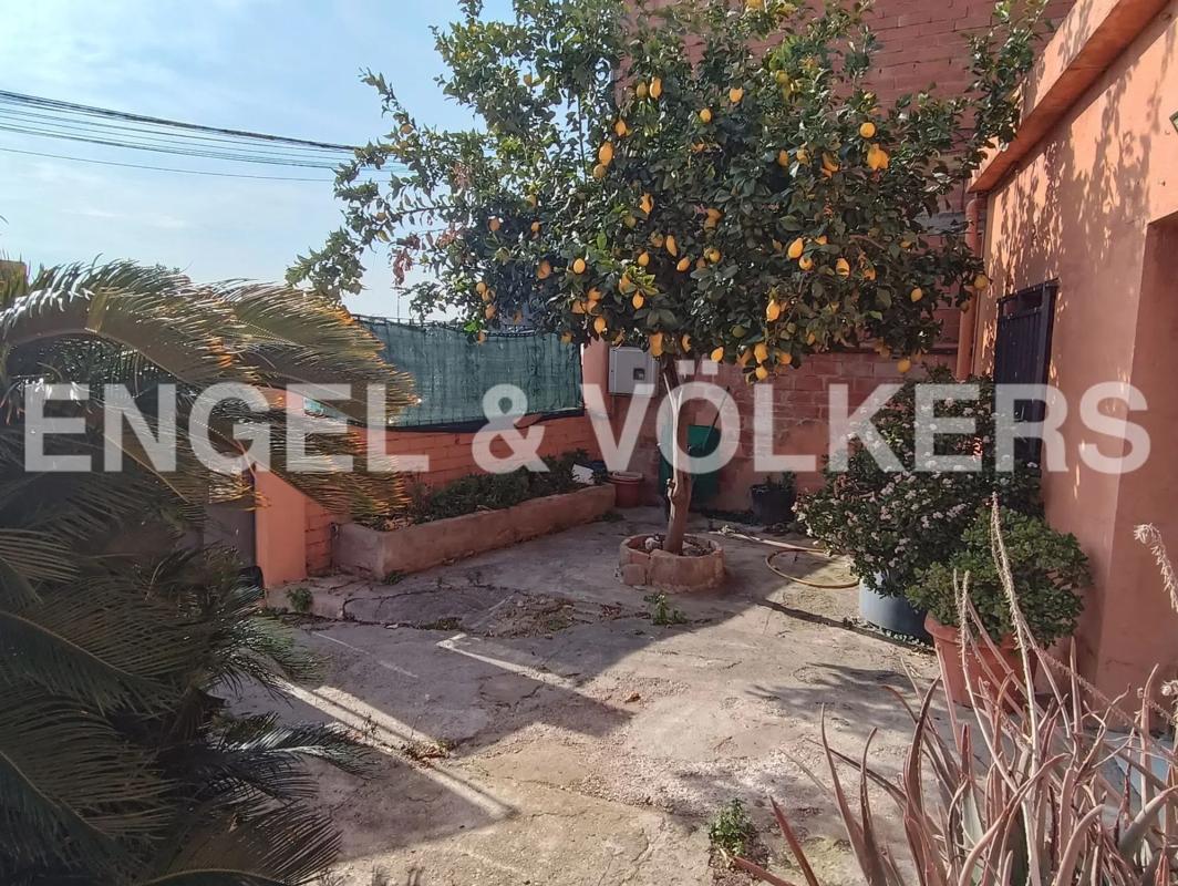 Terreno en venta en Badalona, Barcelona photo 2
