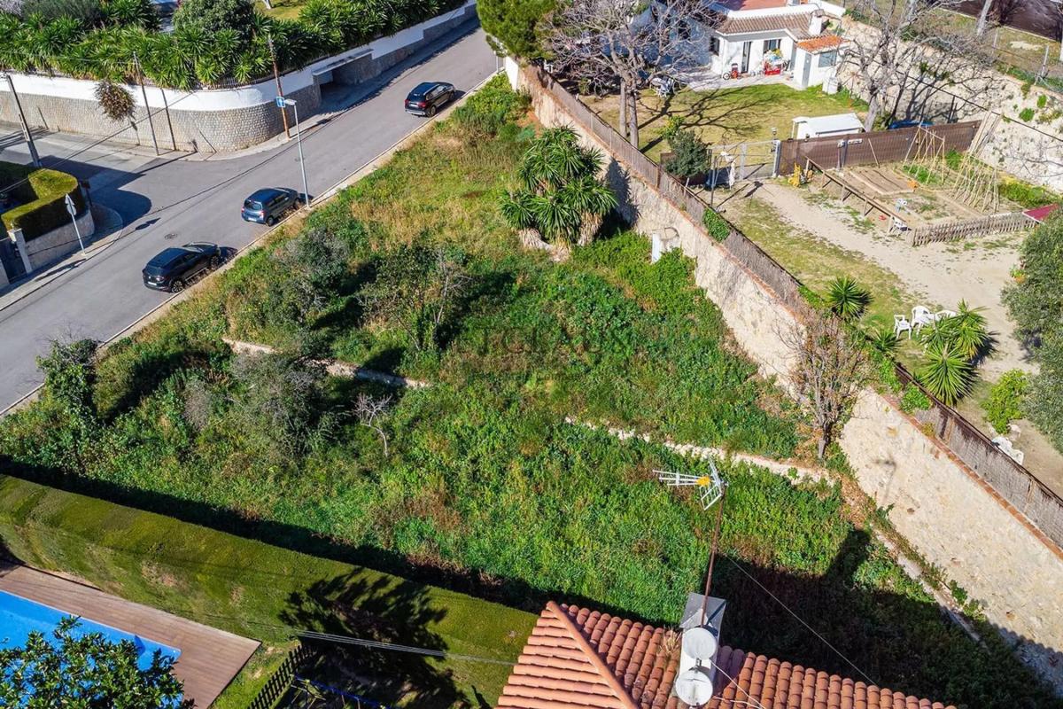 Działka na sprzedaż w Badalona, Barcelona photo 4