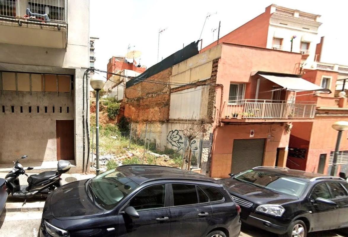 Участок земли на продажу в Бадалона, Барселона photo 2
