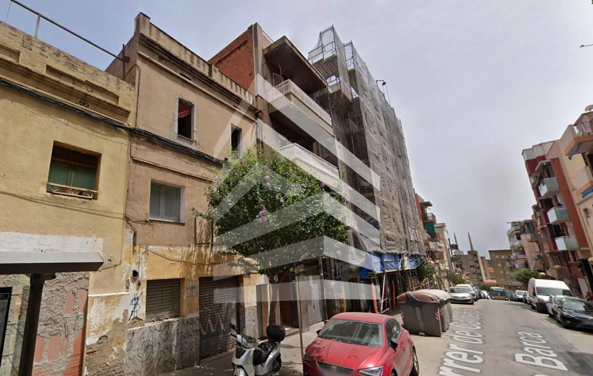 Terreno en venta en Badalona, Barcelona photo 2