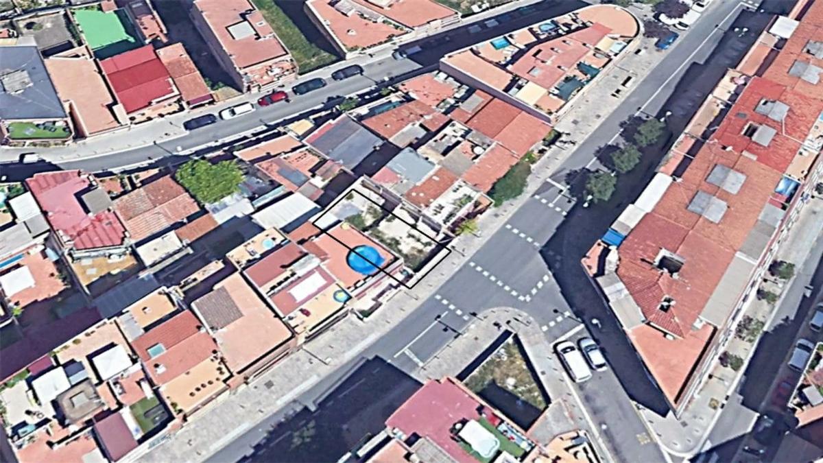 Terreno en venta en Badalona, Barcelona photo 3