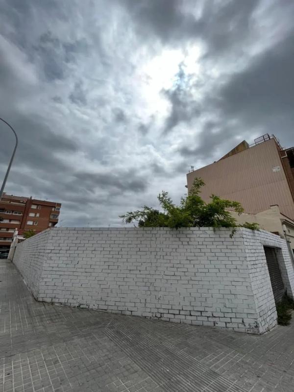 Terreno en venta en Badalona, Barcelona photo 3