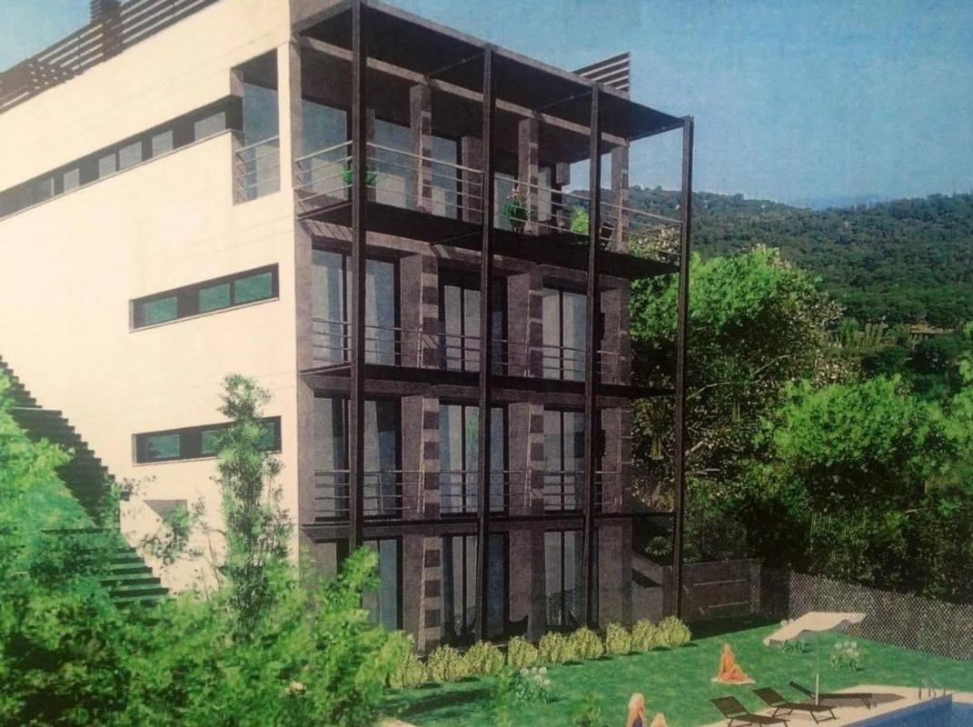 Terreno en venta en Badalona, Barcelona photo 5
