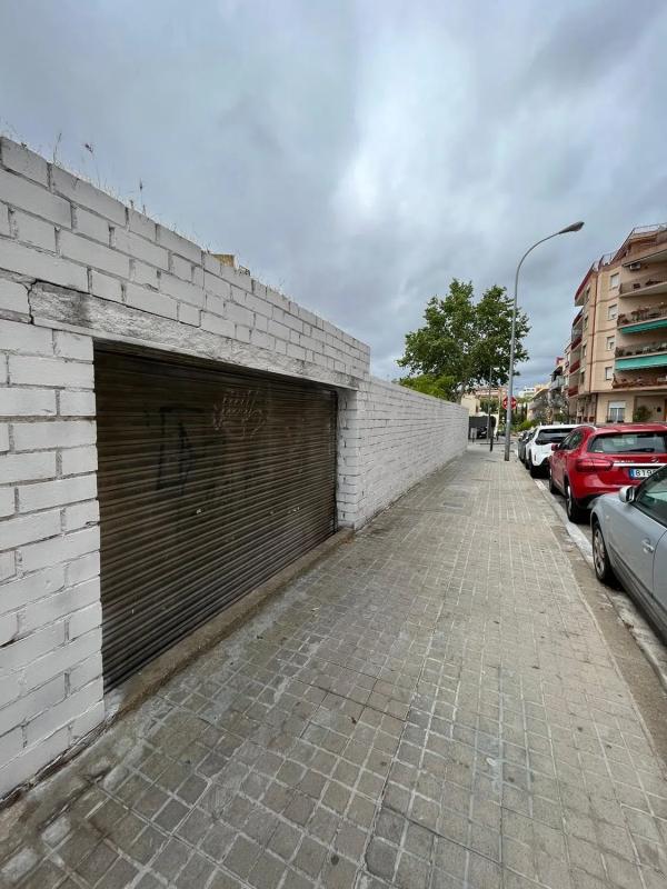 Działka na sprzedaż w Badalona, Barcelona photo 3