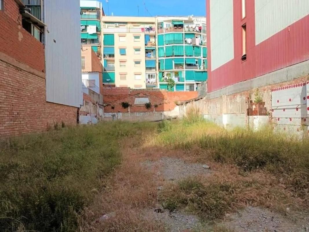Terreno en venta en Badalona, Barcelona photo 3