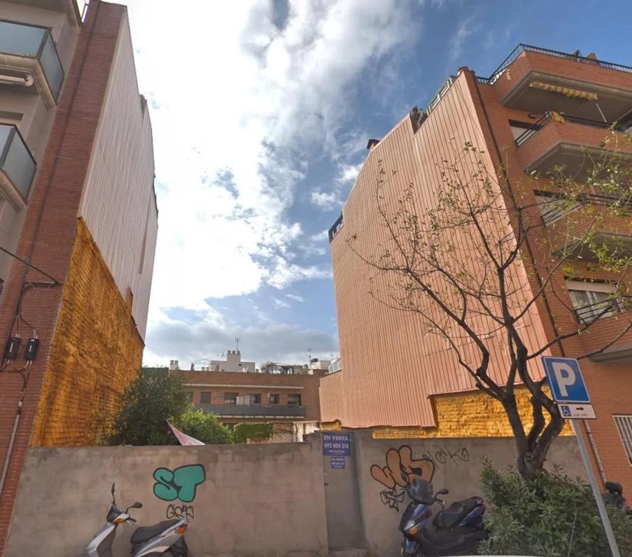 Terreno en venta en Badalona, Barcelona photo 5