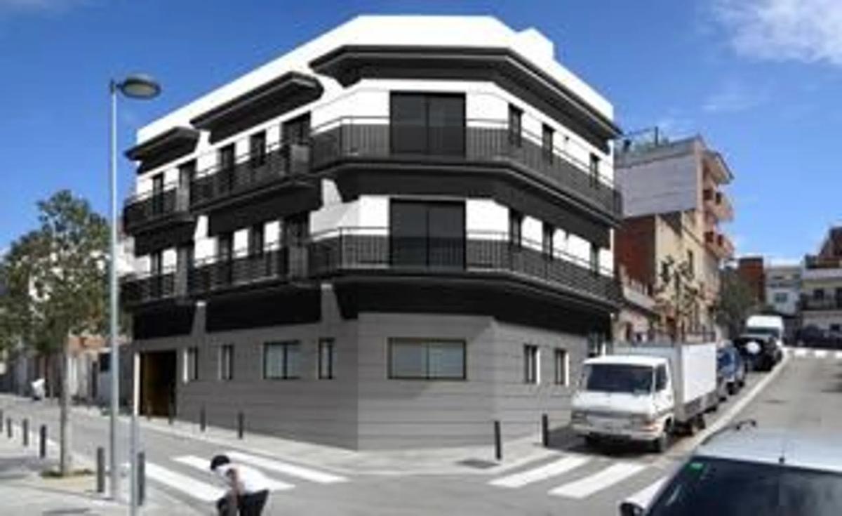 Terreno en venta en Badalona, Barcelona photo 1