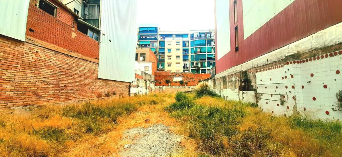 Terreno en venta en Badalona, Barcelona photo 3