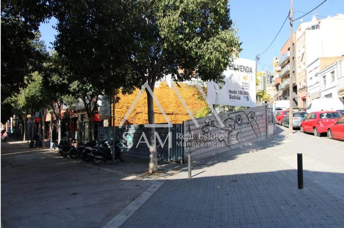 Terreno en venta en Badalona, Barcelona photo 2