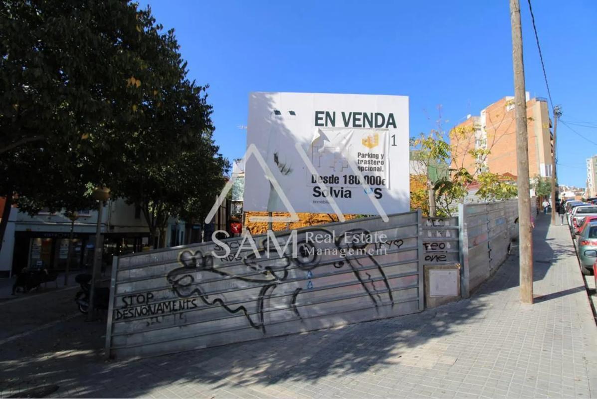 Terreno en venta en Badalona, Barcelona photo 3