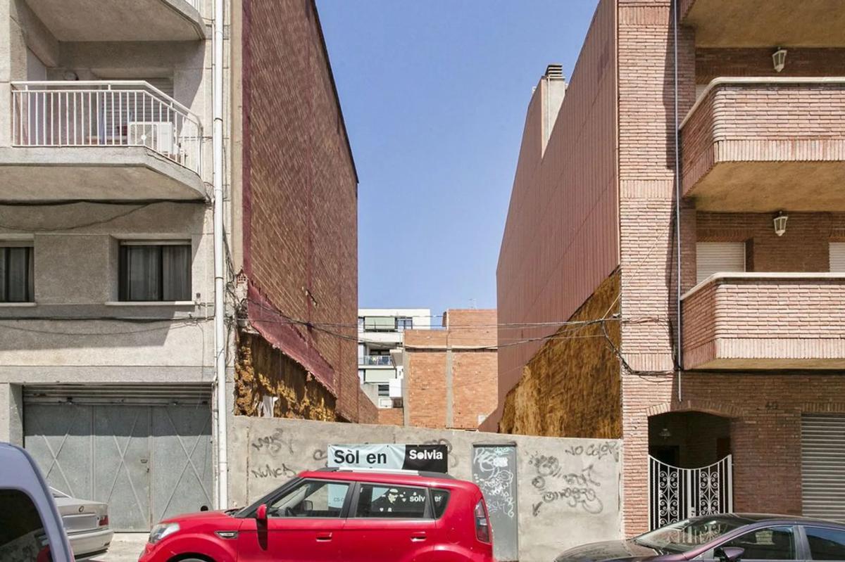 Terreno en venta en Badalona, Barcelona photo 2