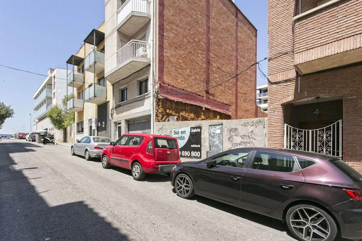 Terreno en venta en Badalona, Barcelona photo 3