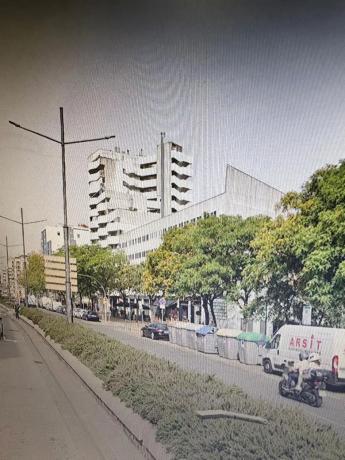 Terreno en avenida del Carrilet thumbnail 2