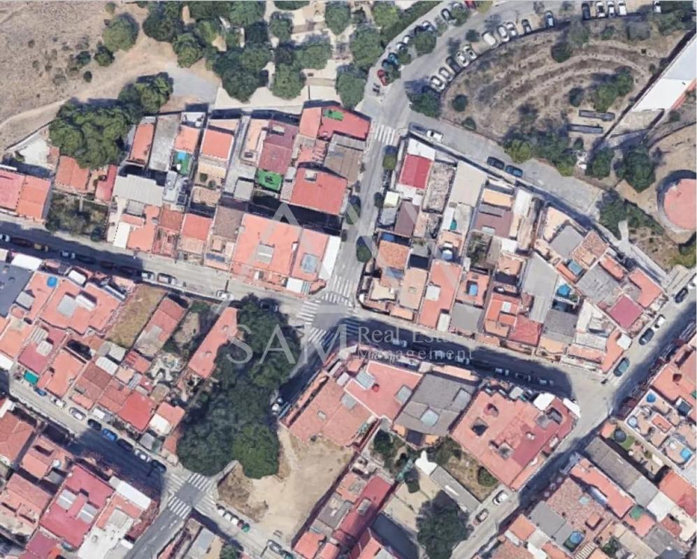 Land for sale in Santa Coloma de Gramenet, Barcelona photo 4