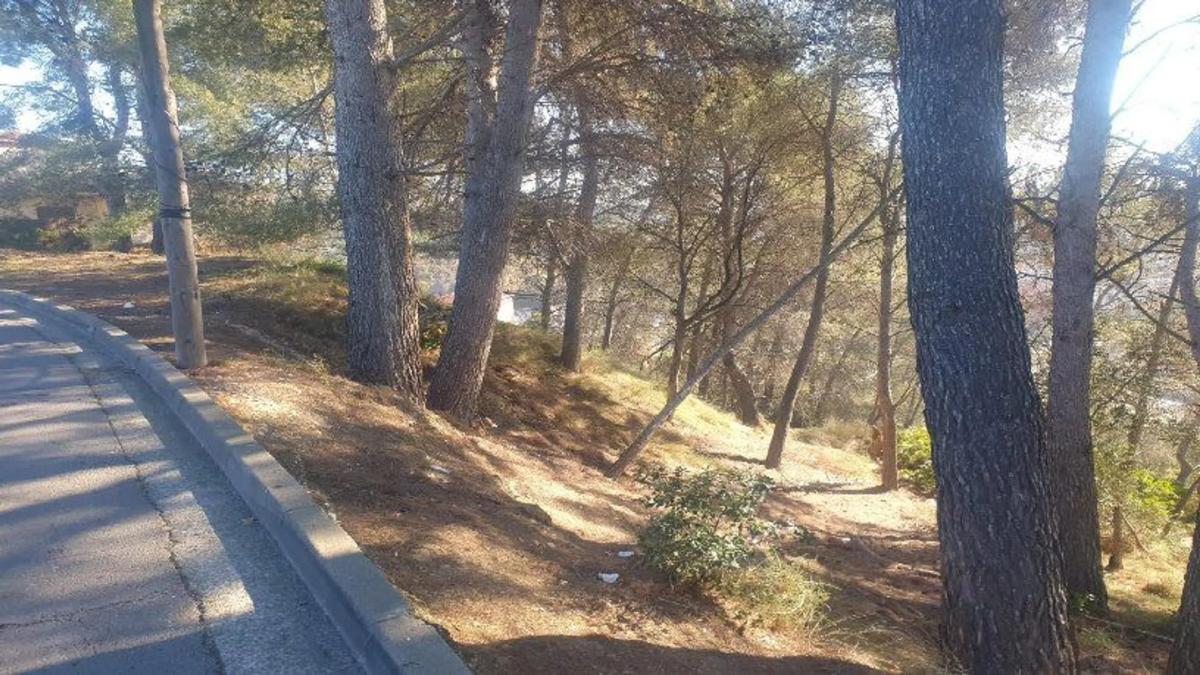 Działka na sprzedaż w Santa Coloma de Gramenet, Barcelona photo 3