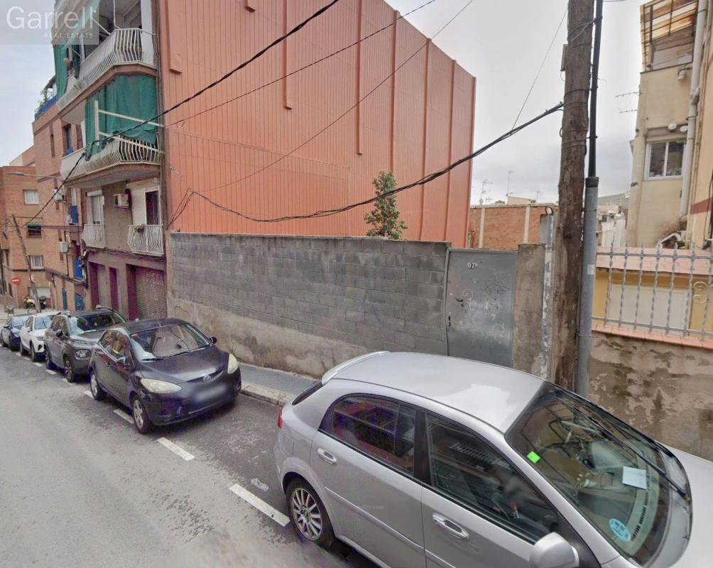 Terreno en venta en Santa Coloma de Gramenet, Barcelona photo 1