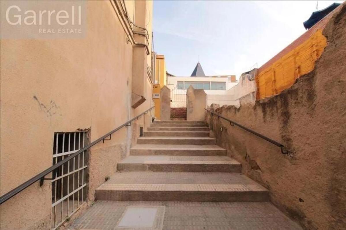 Działka na sprzedaż w Santa Coloma de Gramenet, Barcelona photo 4