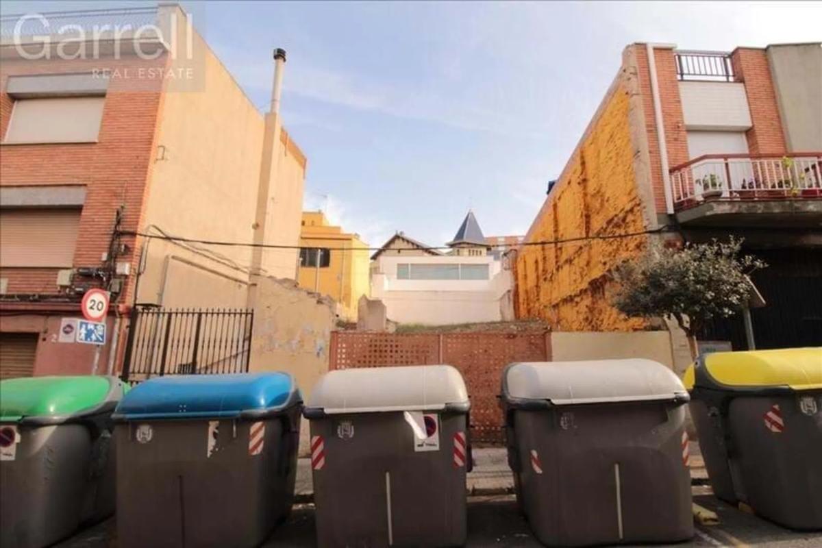Działka na sprzedaż w Santa Coloma de Gramenet, Barcelona photo 5