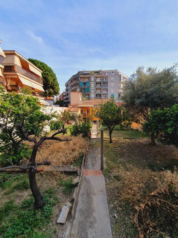 Terreno en venta en Santa Coloma de Gramenet, Barcelona photo 1