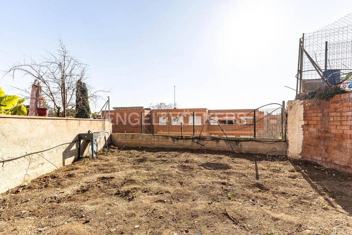 Terreno en venta en Santa Coloma de Gramenet, Barcelona photo 3