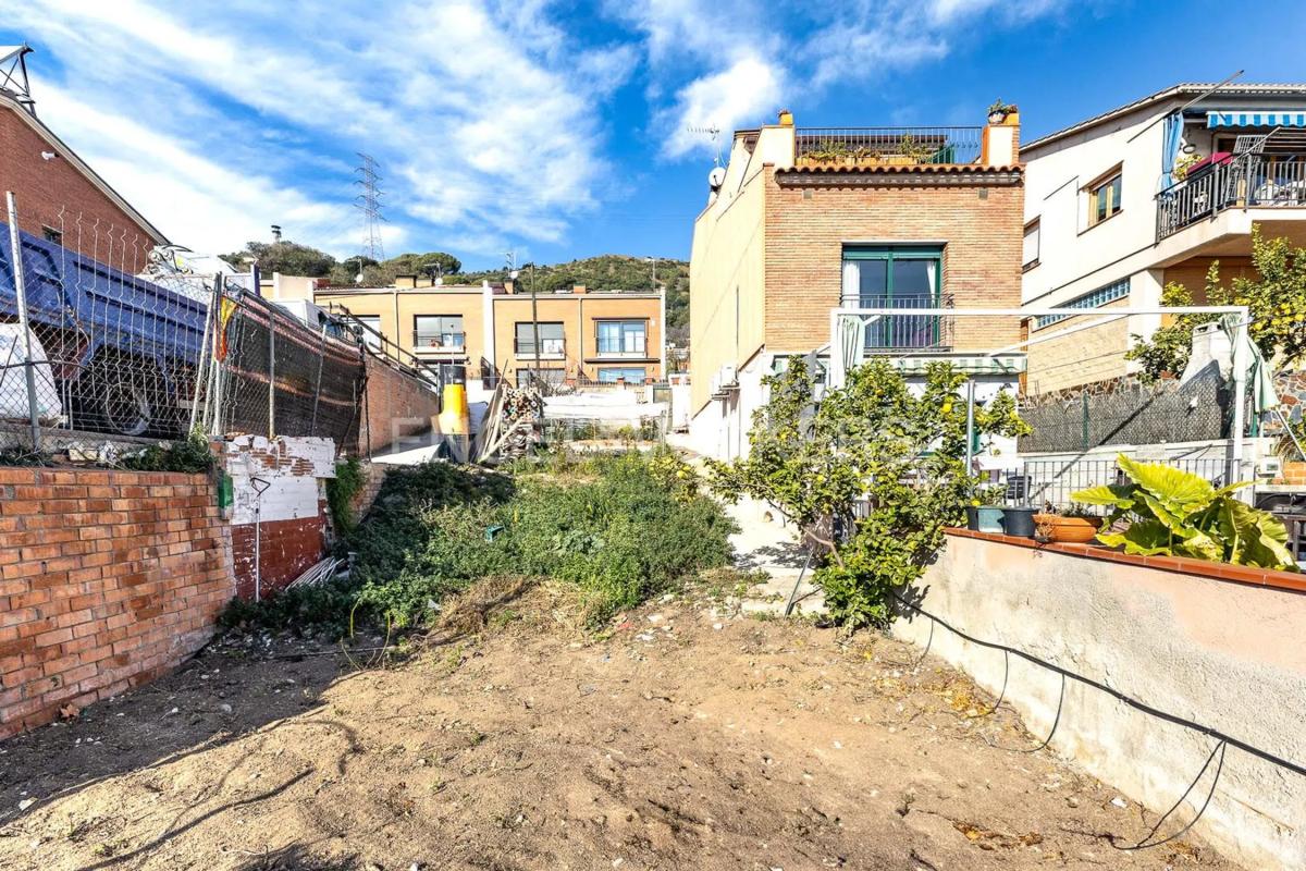 Terreno en venta en Santa Coloma de Gramenet, Barcelona photo 4