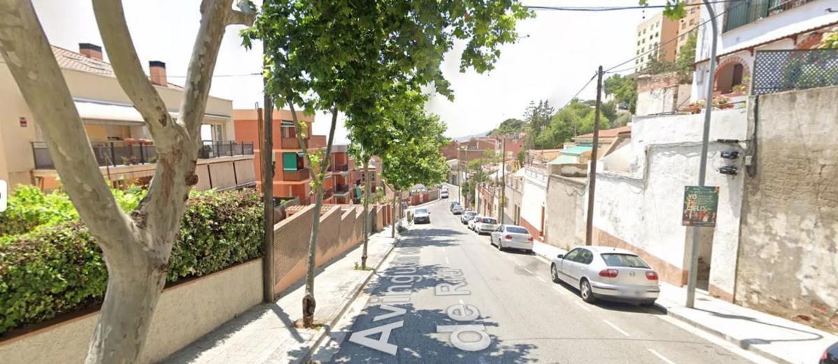 Działka na sprzedaż w Santa Coloma de Gramenet, Barcelona photo 4