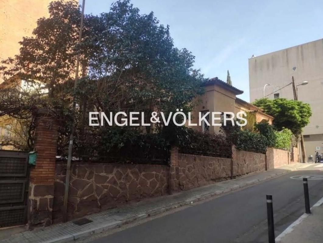 Land for sale in Santa Coloma de Gramenet, Barcelona photo 3