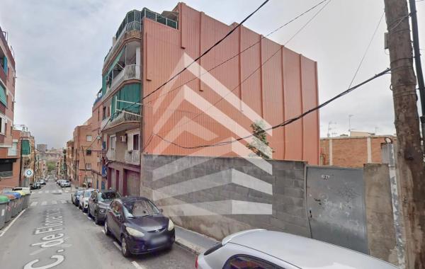 Terreno en calle de Florència thumbnail 2