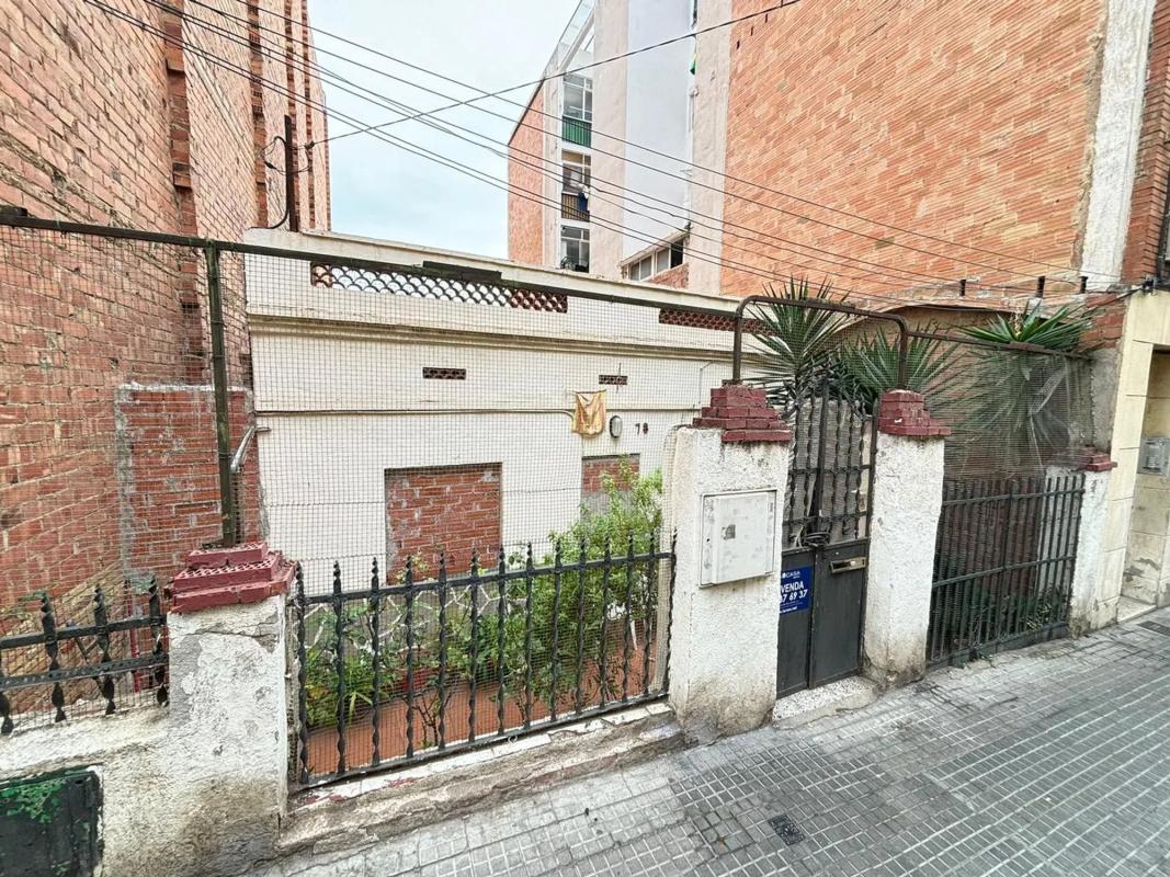 Terreno en venta en Santa Coloma de Gramenet, Barcelona photo 1