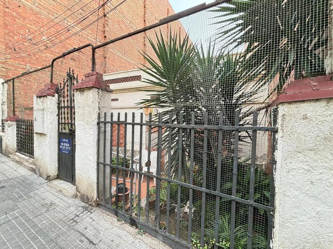 Terreno en venta en Santa Coloma de Gramenet, Barcelona photo 3