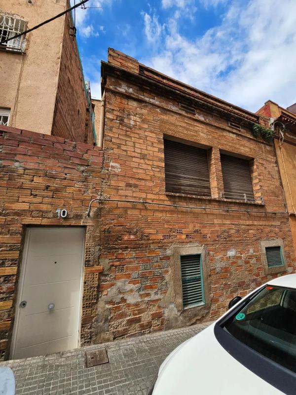 Terreno en venta en Santa Coloma de Gramenet, Barcelona photo 3