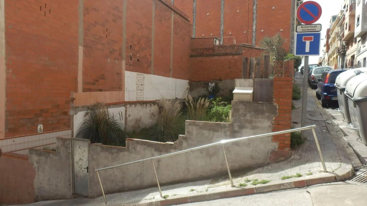 Terreno en venta en Santa Coloma de Gramenet, Barcelona photo 1