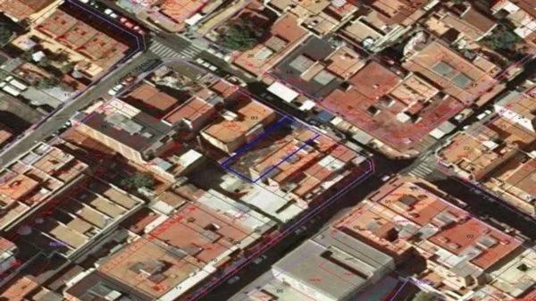 Terreno en calle de Florència thumbnail 2