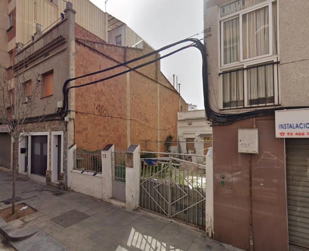 Terreno en venta en Santa Coloma de Gramenet, Barcelona photo 1