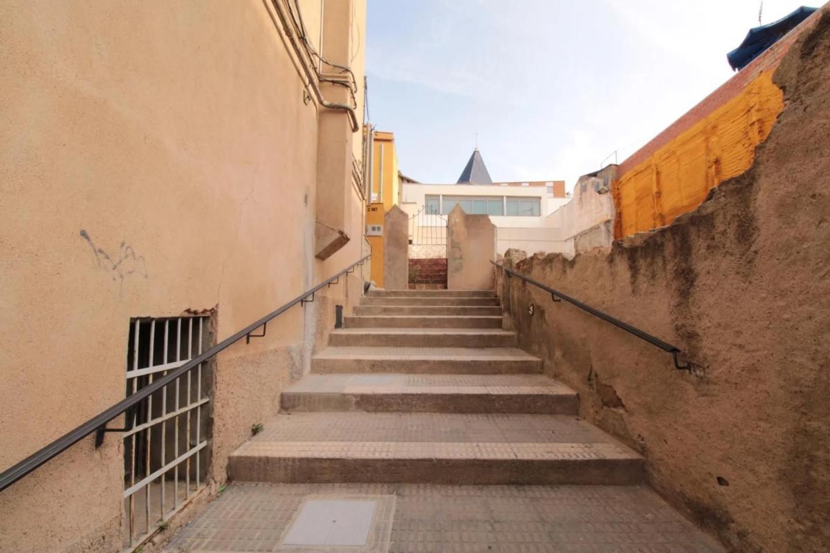 Terreno en venta en Santa Coloma de Gramenet, Barcelona photo 2