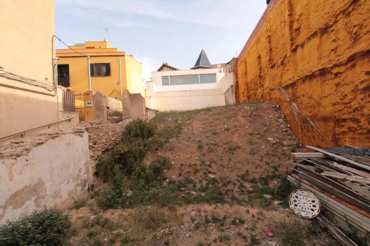Terreno en venta en Santa Coloma de Gramenet, Barcelona photo 4