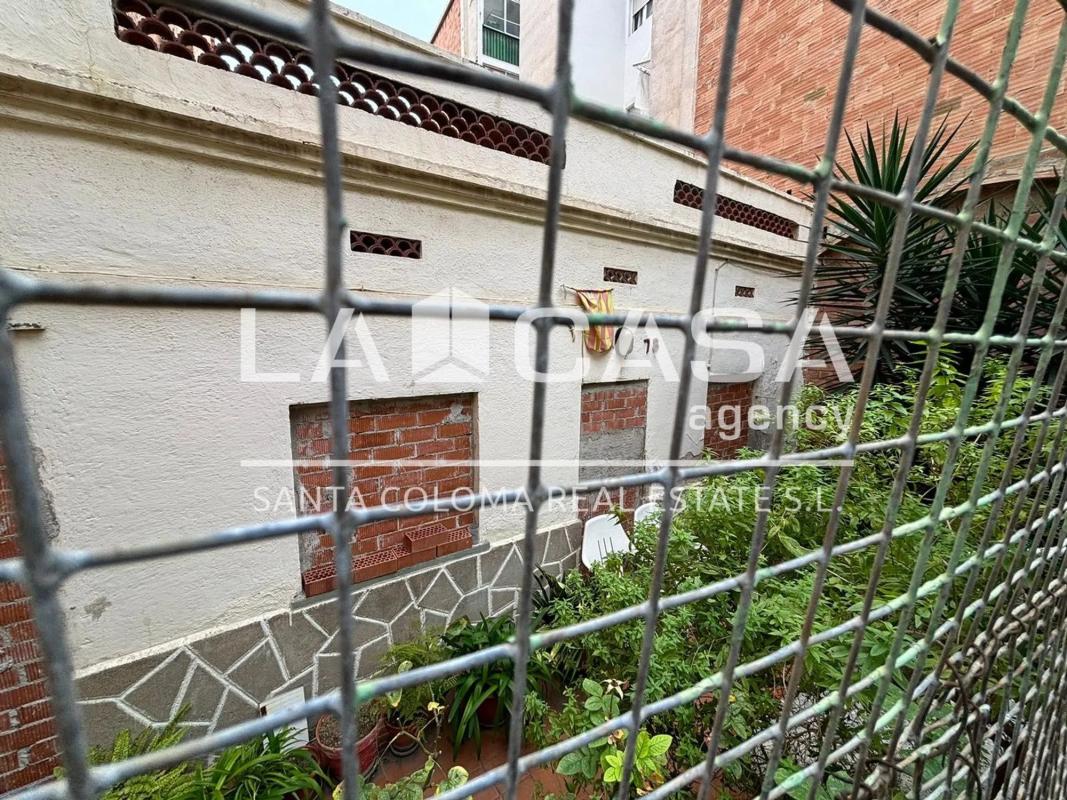 Terreno en venta en Santa Coloma de Gramenet, Barcelona photo 4
