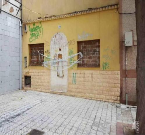 Terreno en calle de Milà thumbnail 1