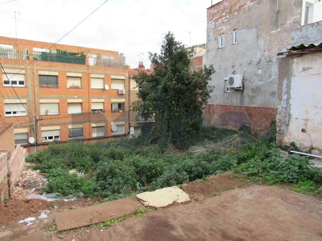 Terreno en venta en Santa Coloma de Gramenet, Barcelona photo 2
