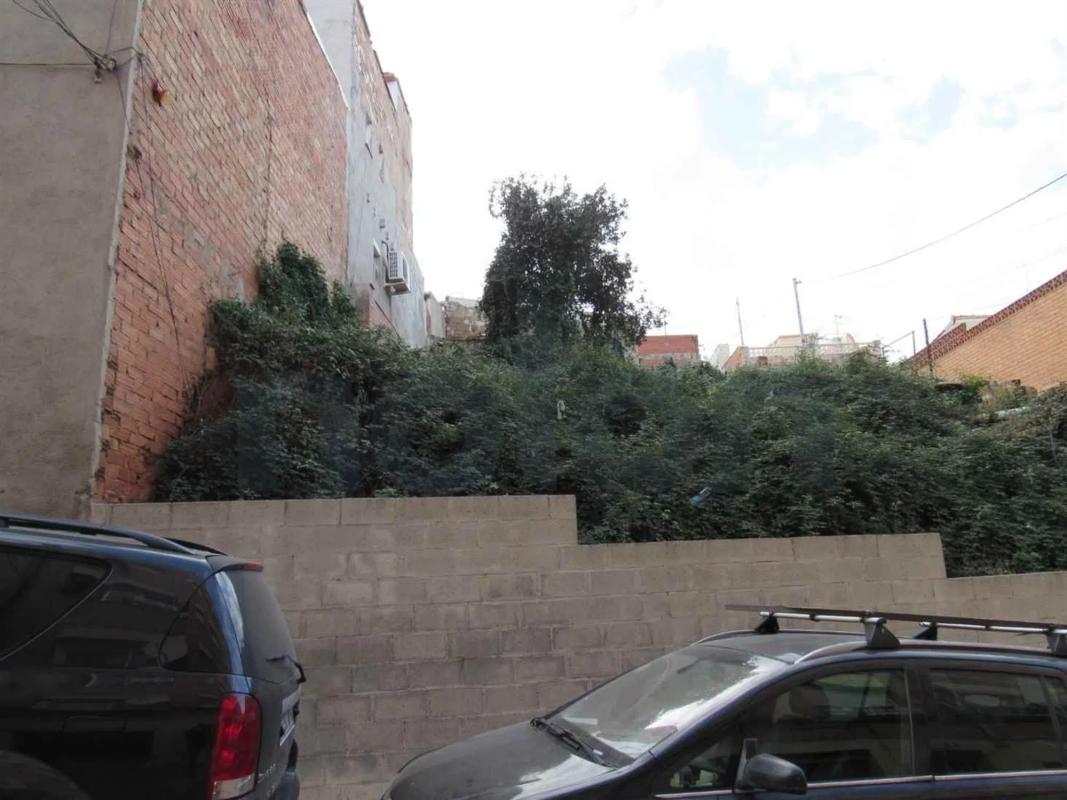 Terreno en venta en Santa Coloma de Gramenet, Barcelona photo 3
