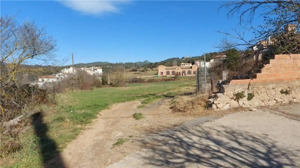 Terreno en calle de Berga photo 3
