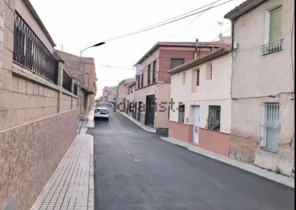 Chalet adosado en calle el Castell, 39 thumbnail 3