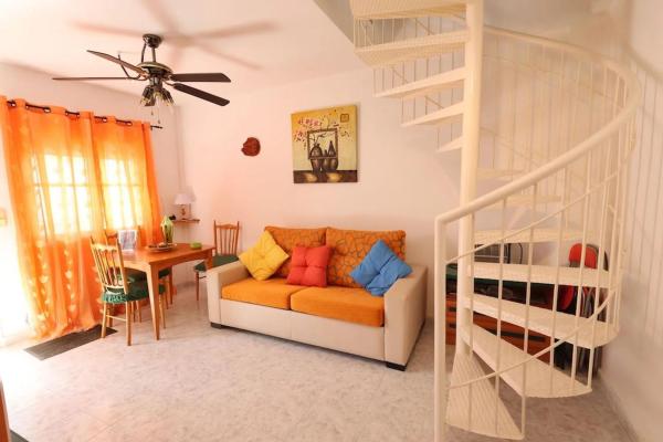 Chalet independiente en venta en Barrio Playa Flamenca, Orihuela
thumbnail 1
