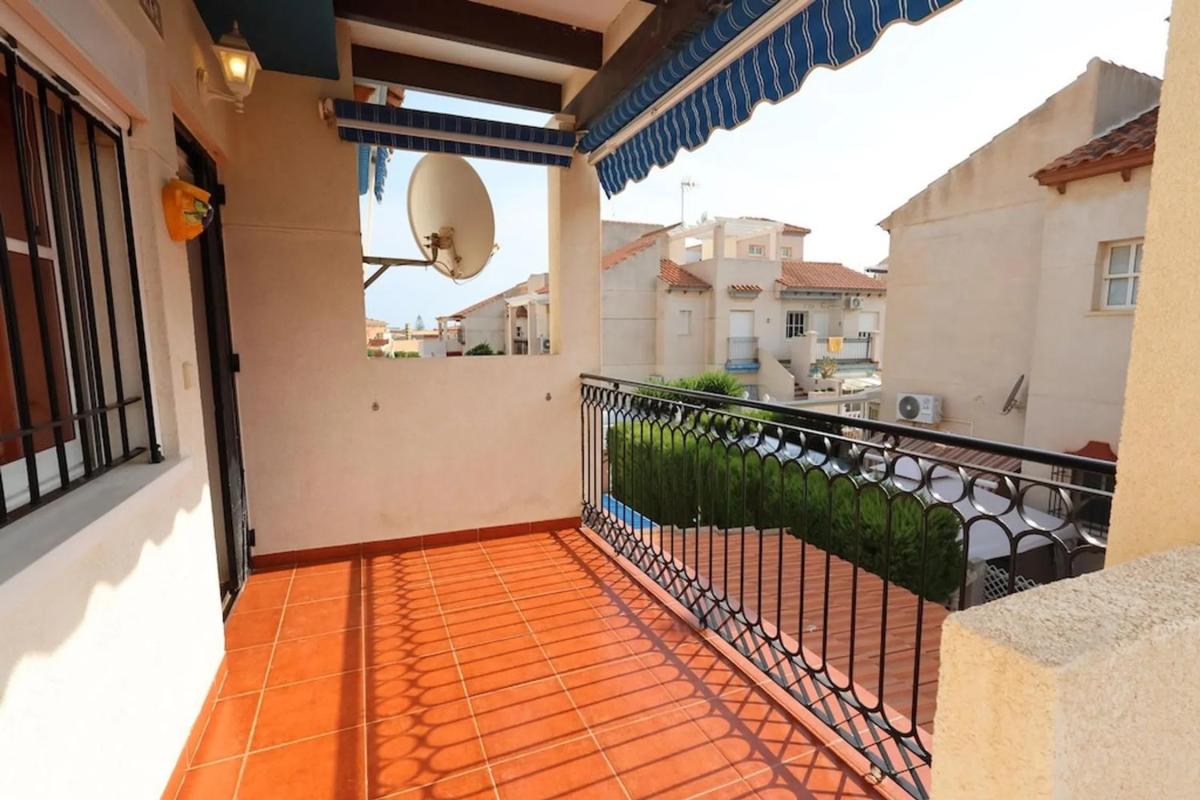 Sprzedaż niezależnego domku jednorodzinnego w Barrio Playa Flamenca, Orihuela photo 4