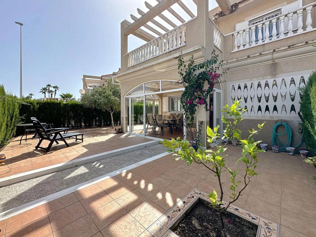 Properties for sale and rent in Spain photo 4