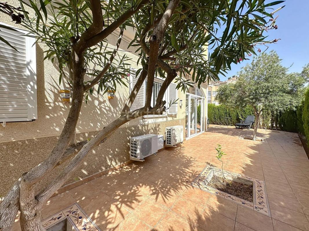 Properties for sale and rent in Spain photo 5