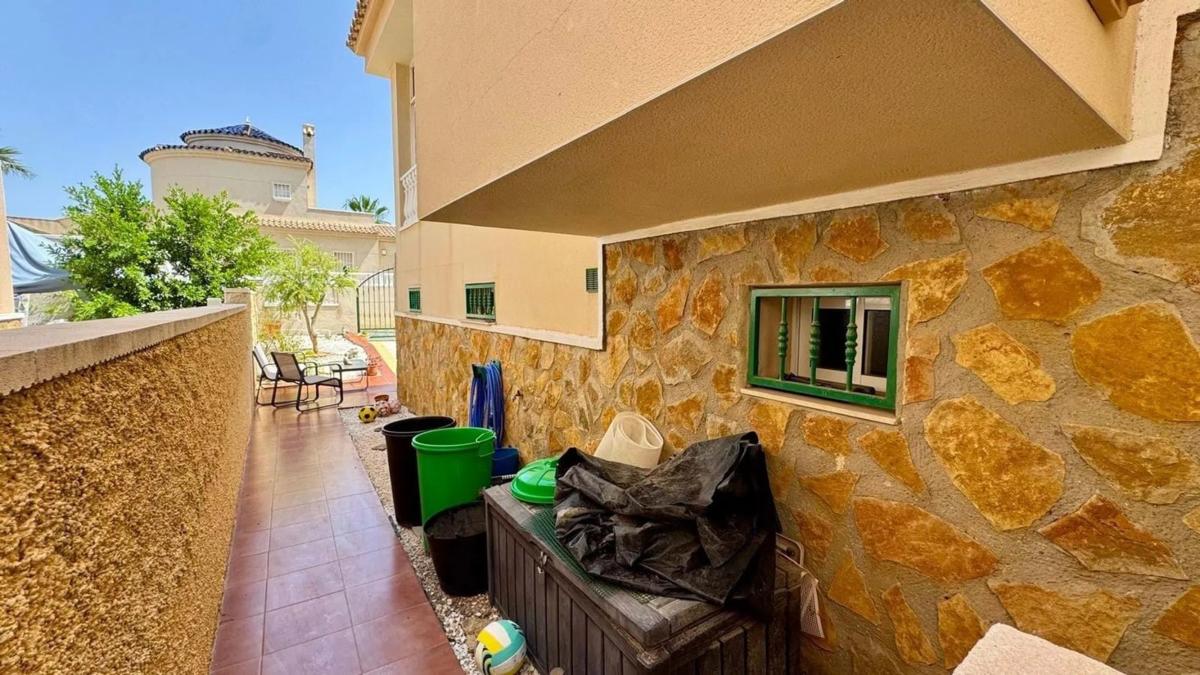 Продажа отдельного шале в  San Miguel de Salinas, Сан-Мигель-де-Салинас photo 5
