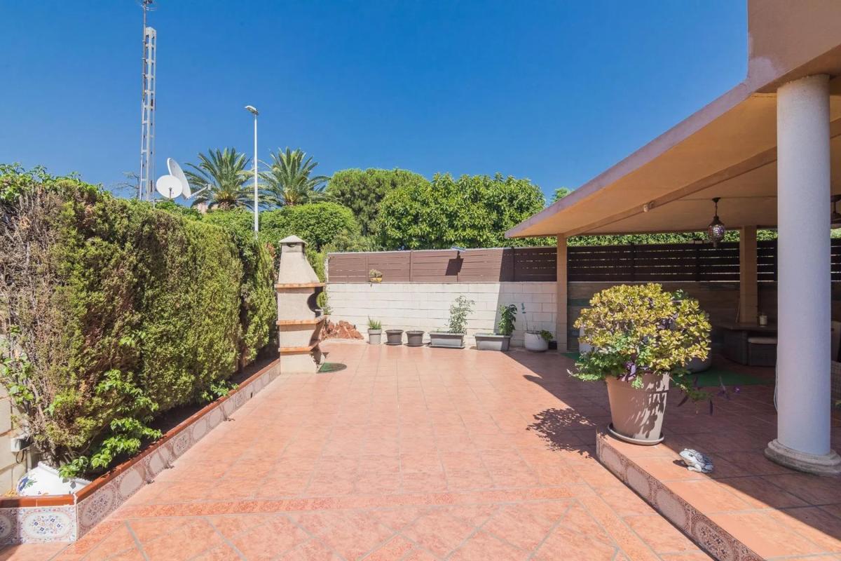Properties for sale and rent in Spain photo 3
